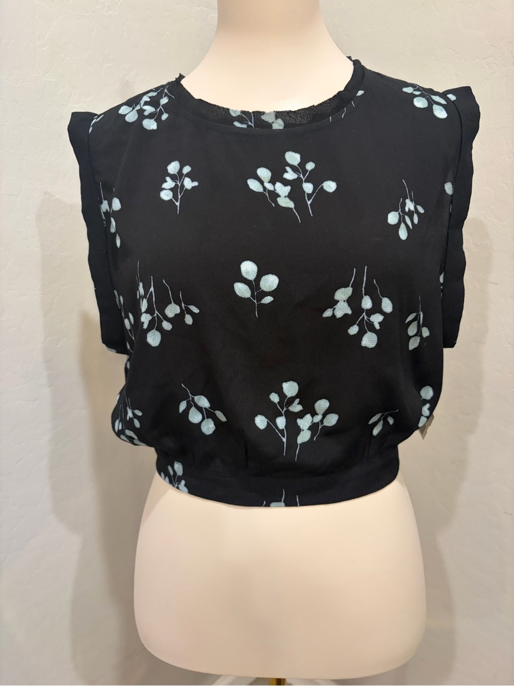 By Together Black Cropped Shell Top with Pale Blue Botanical Print
